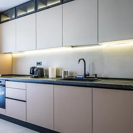 Appartement Belvedere Skyline - 1br With Balcony Boekarest